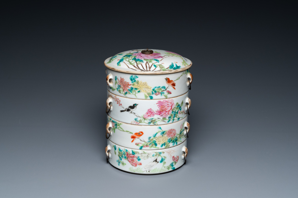 A Chinese qianjiang cai four-tier stacking box, signed Yu Chun 喻春, dated 1907