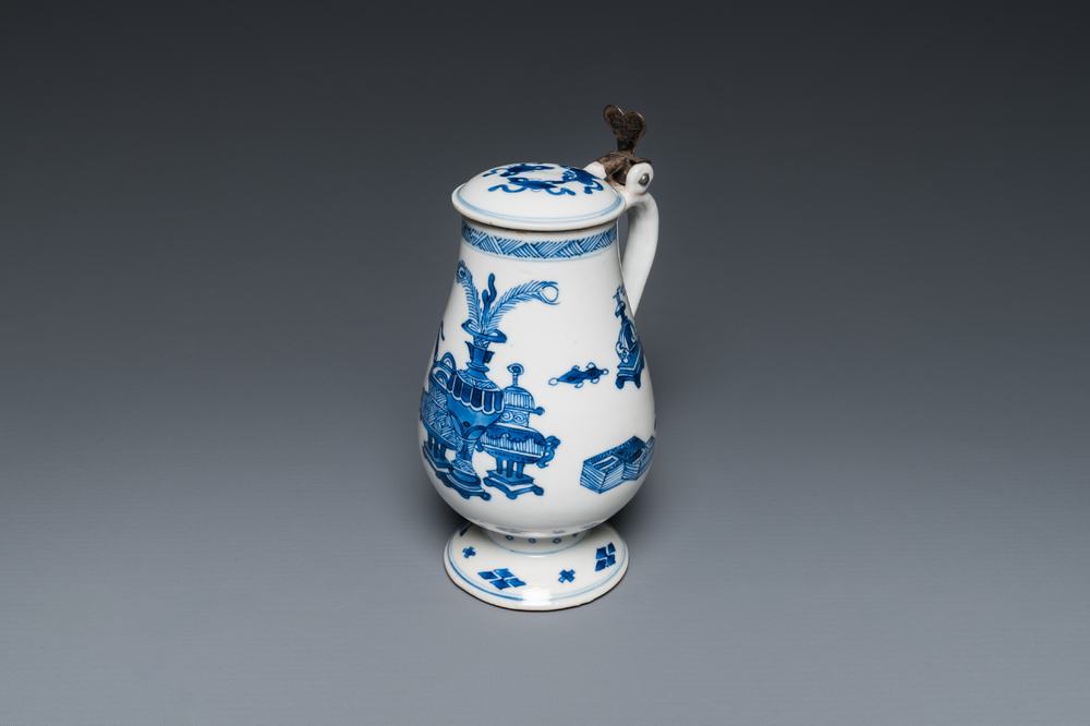 Moutardier couvert en porcelaine de Chine en bleu et blanc, Kangxi