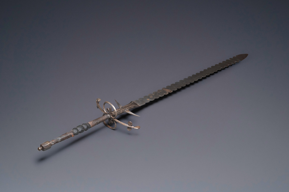 https://www.rm-auctions.com/images/thumbnails/width/1000/2022/12/13/0bdcab8/a-large-two-handed-flamberge-sword-germany-2nd-half-16th-c.jpg