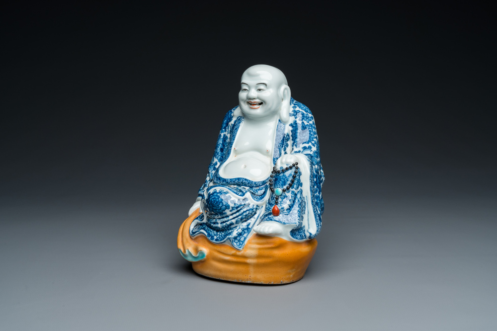 A Chinese blue and white Buddha, Wei Hong Tai Zao 魏洪泰造 mark, Republic