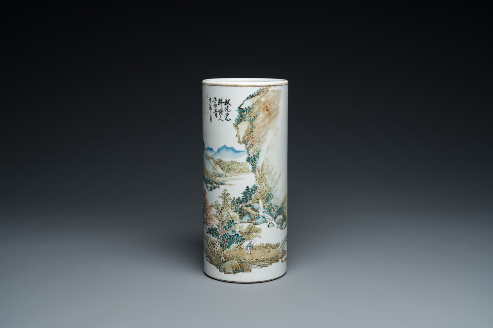 Porte-chapeau en porcelaine de Chine qianjiang cai, sign&eacute; Wang You Tang 汪友棠 et dat&eacute; 1904