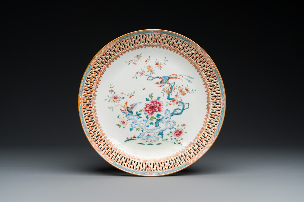 A Chinese famille rose dish with reticulated border, Qianlong