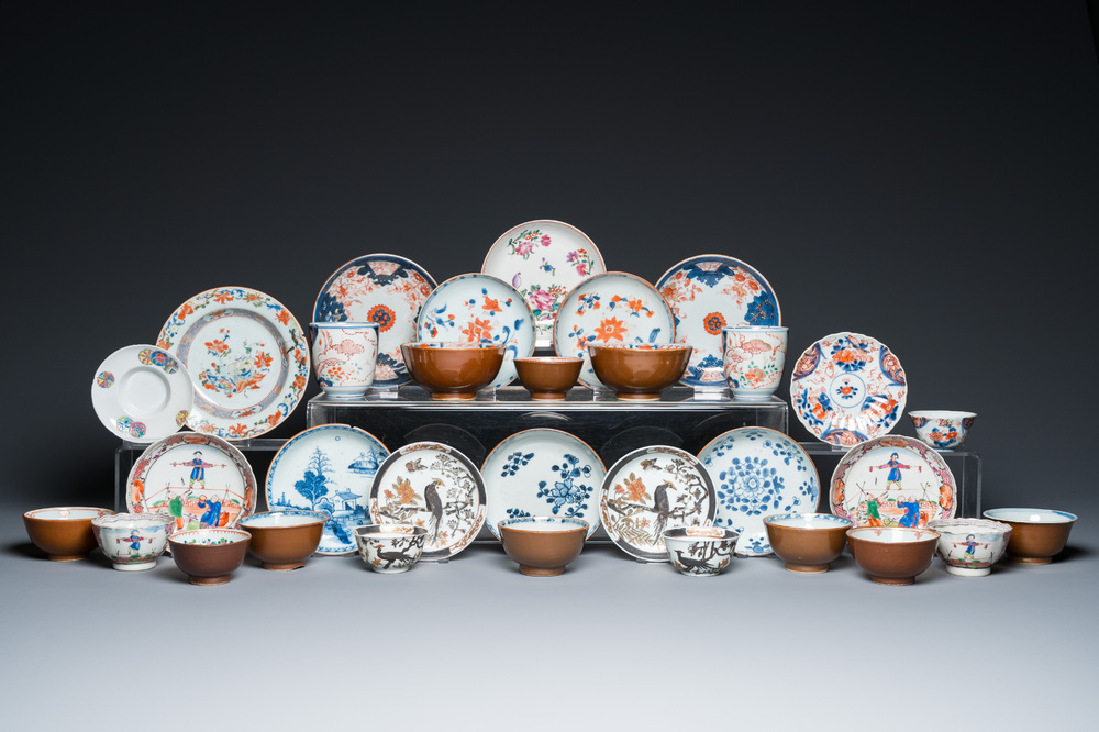 Collection vari&eacute;e de tasses et soucoupes en porcelaine de Chine, 18/19&egrave;me