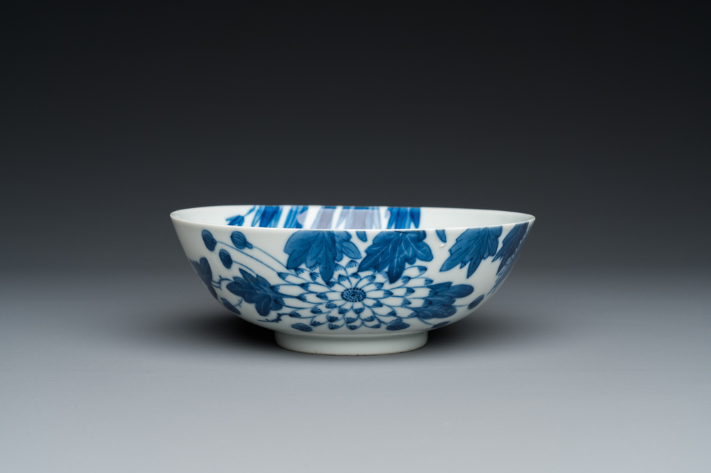 A Chinese blue and white 'Bleu de Hue' bowl for the Vietnamese market, Nhược th&acirc;m tr&acirc;n t&agrave;ng 若深珍藏 mark, 19th C.