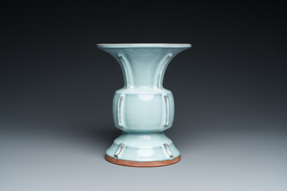 A Chinese junyao 'zun' vase, 19/20th C.