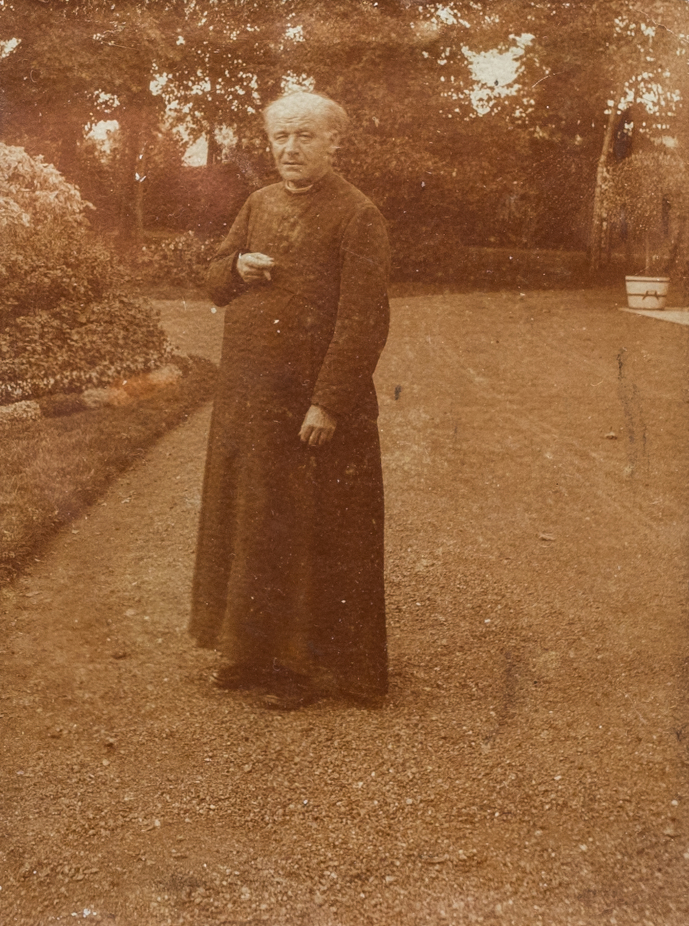 Rare photo de Guido Gezelle &agrave; Courtrai, vers 1893