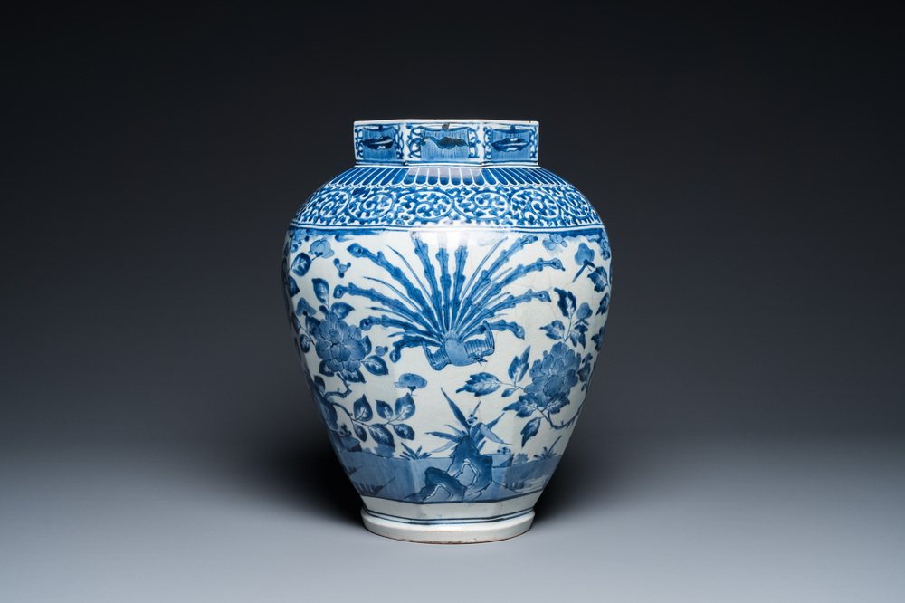 An octagonal Japanese blue and white Arita 'peacocks' vase, Edo, 17/18th C.