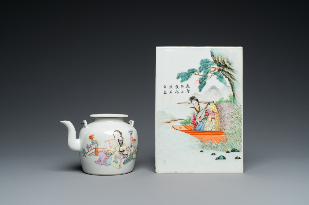 A Chinese famille rose plaque and a qianjiang cai teapot, 19/20th C.