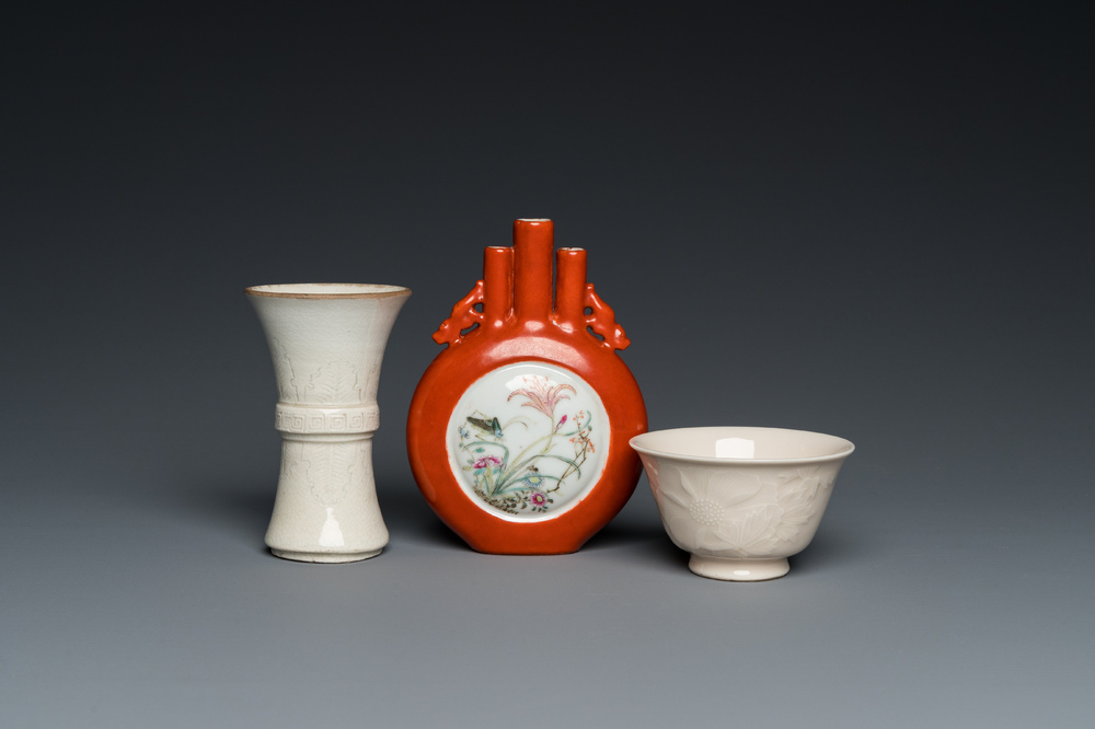 A Chinese famille rose vase, a blanc de Chine vase and a Dehua bowl, Qing and Republic