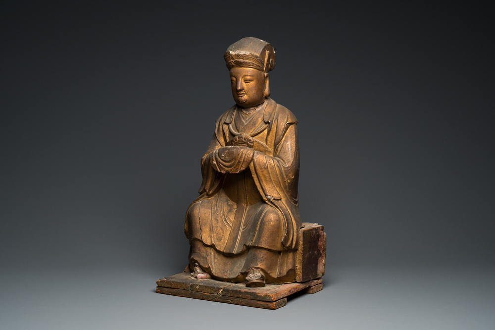 Importante sculpture de l'Empereur de Jade tao&iuml;ste en stuc dor&eacute; et bois sculpt&eacute;, Chine, 17&egrave;me