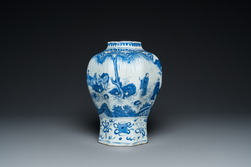 A Chinese blue and white octagonal vase, Transitional period