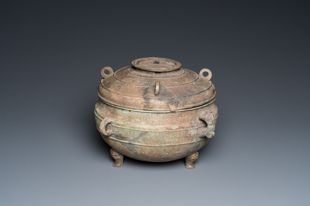 A rare Chinese bronze ritual 'Zhan' food vessel and cover, Spring and Autumn period