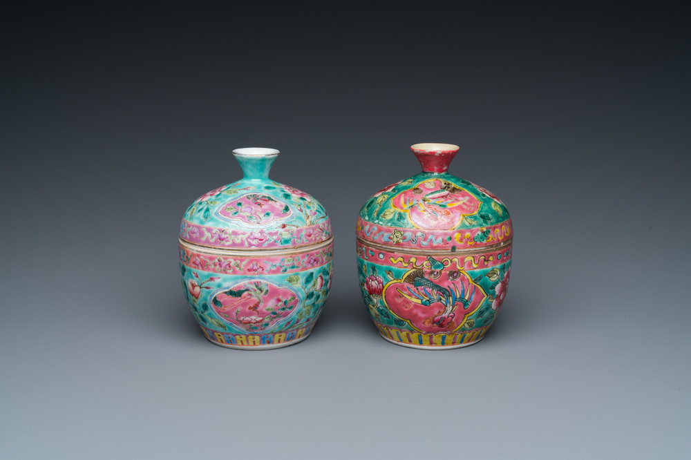Deux bols couverts de type 'chupu' en porcelaine de Chine famille rose pour le march&eacute; Straits ou Peranakan, 19&egrave;me