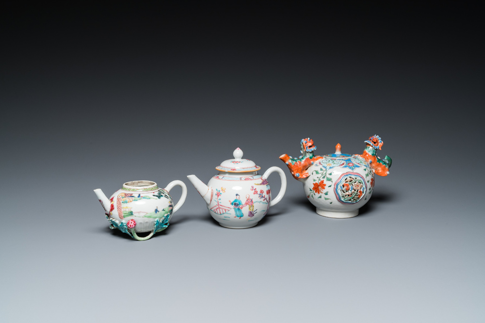Trois th&eacute;i&egrave;res en porcelaine de Chine famille rose, Yongzheng/Qianlong