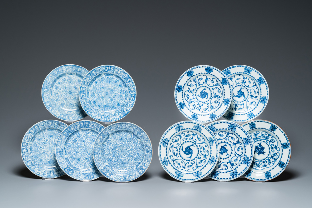 Dix assiettes en porcelaine de Chine en bleu et blanc, Kangxi/Yongzheng