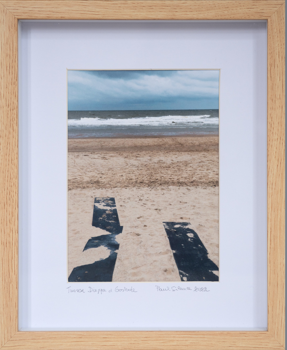 Paul Silance: 'Tussen Dieppe en Oostende', Fotoprint in houten bakkader, achter glas, met passe partout