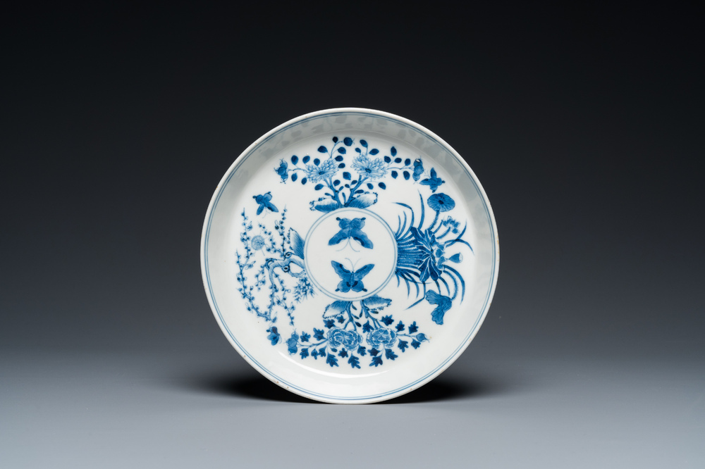 A Chinese blue and white 'Bleu de Hue' plate for the Vietnamese market, Vien Ngoc Kim Ky 元玉錦記 mark, 19th C.