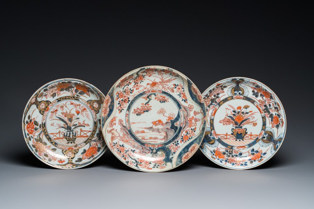 Trois plats en porcelaine Imari de Japon, Edo, 17/18&egrave;me