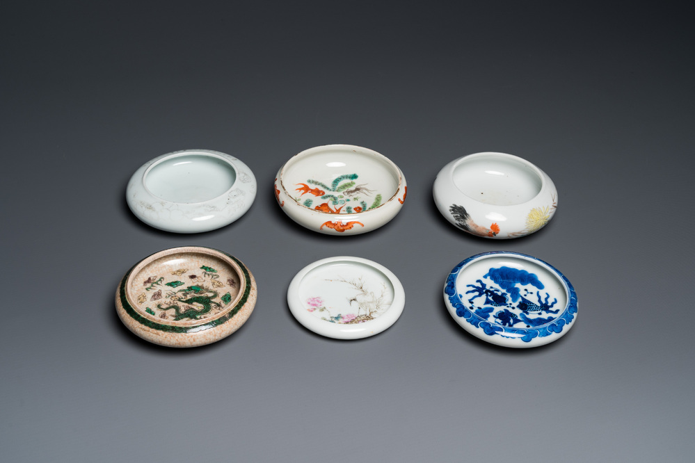 Six lave-pinceaux en porcelaine de Chine, 19/20&egrave;me