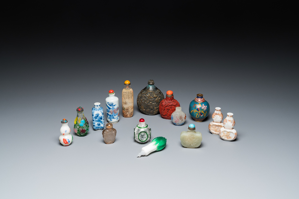 15 Chinese snuff bottles, mostly porcelain, hardstone and glass, 19/20th C.