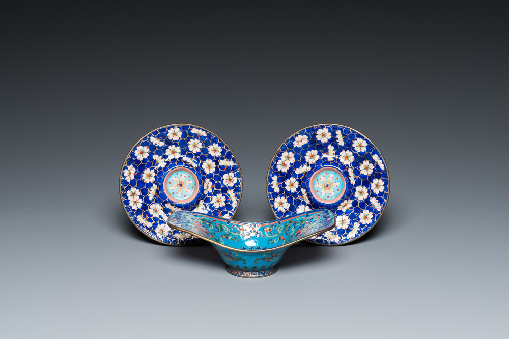 A pair of Chinese or Vietnamese enamel cup stands and an ingot-shaped bowl, 18/19th C.