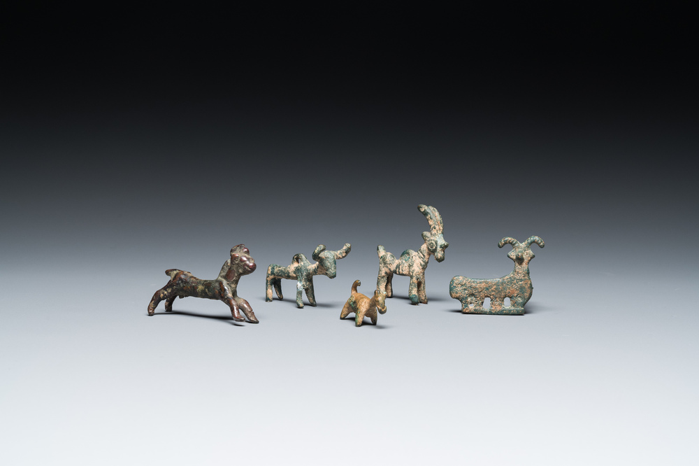 Cinq animaux en bronze, Chine, culture Ordos, Zhou de l'Est