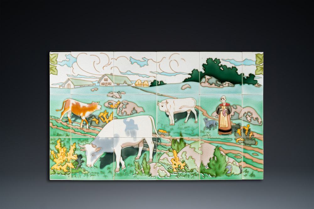 Tableau de carreaux Art Nouveau figurant une berg&egrave;re et ses vaches dans un pr&eacute;, Gilliot &amp; Cie., Hemiksem