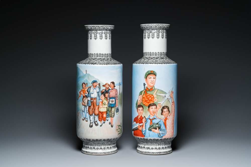 Deux vases de forme rouleau en porcelaine de Chine &agrave; d&eacute;cor de la R&eacute;volution Culturelle, sign&eacute;s Zhang Jian 章鑒 et dat&eacute;s 1968 et 1972