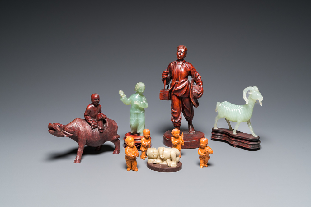 Neuf sculptures de la R&eacute;volution Culturelle en bois, jade et pierre &agrave; savon, Chine