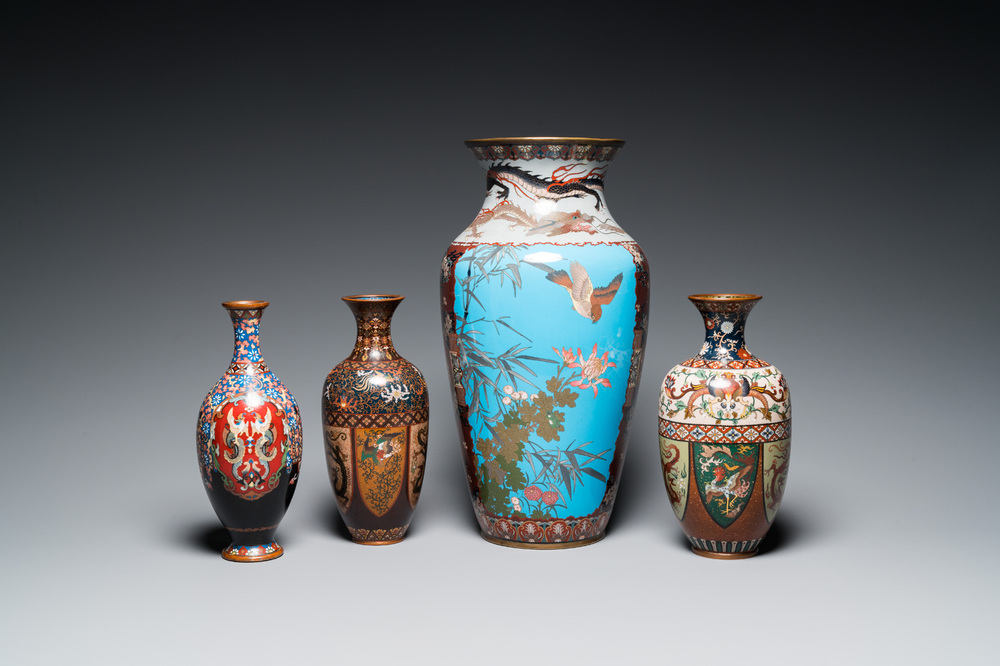 Quatre vases en &eacute;maux cloisonn&eacute;s, Japon, Meiji, 19/20&egrave;me