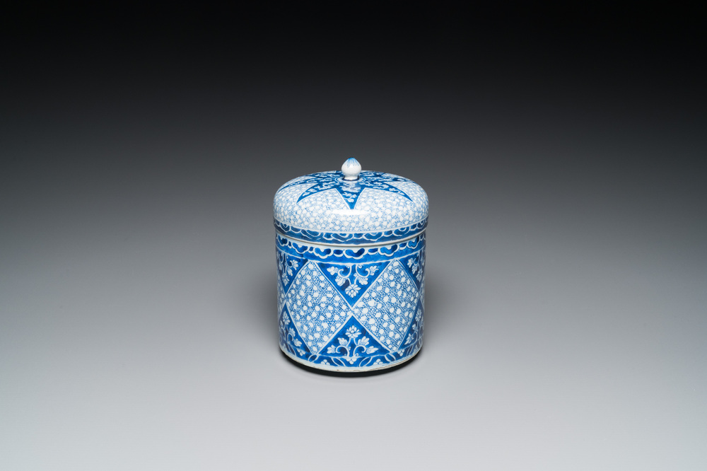 A Chinese blue and white covered jar, Kangxi