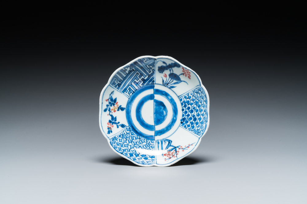 A Chinese blue, white and copper-red flower-shaped ko-sometsuke 'Yin and Yang' bowl for the Japanese market, Tianqi/Chongzhen