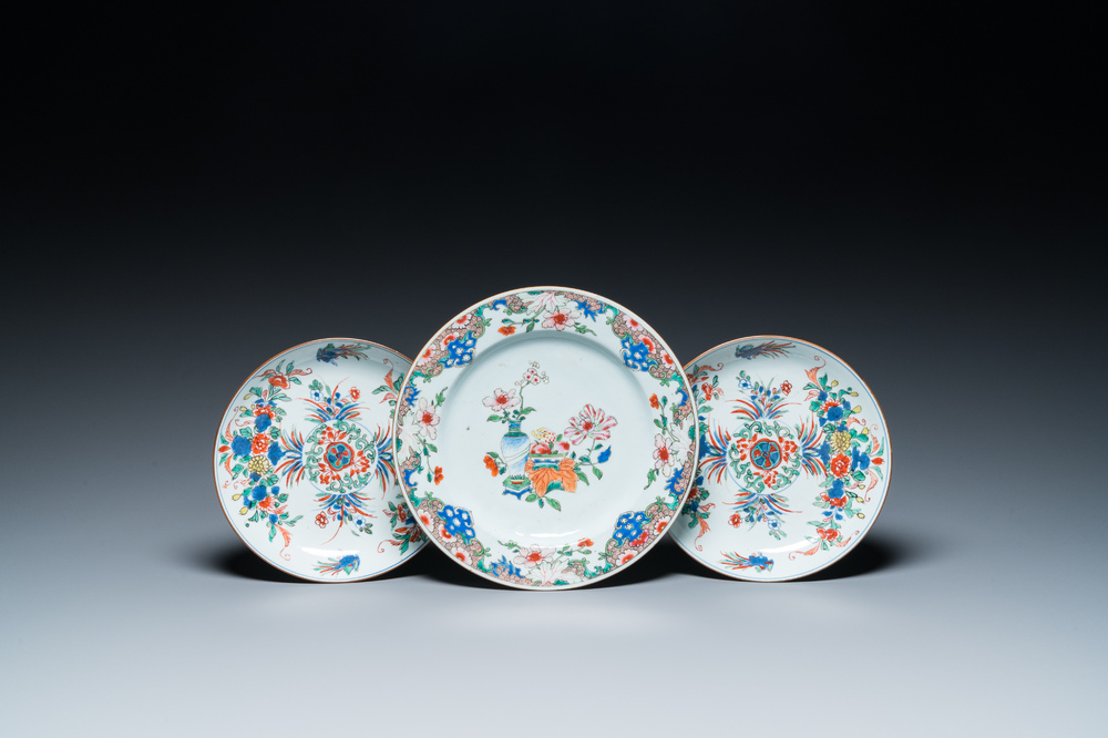 A Chinese famille rose dish and a pair of famille verte plates, Kangxi/Qianlong