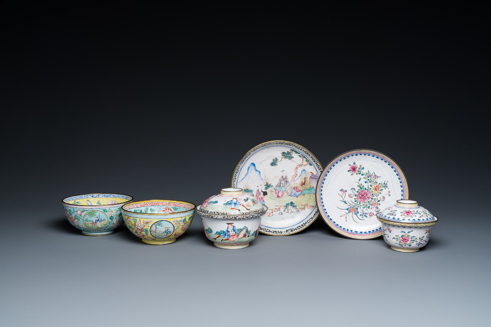 Two Chinese Canton enamel covered bowls on stands and two bowls, 18/19th C.