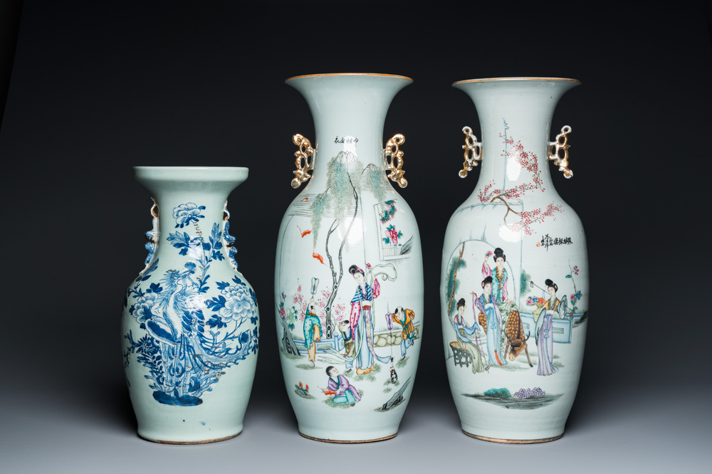 Deux vases en porcelaine de Chine famille rose et un vase &agrave; fond c&eacute;ladon, 19/20&egrave;me