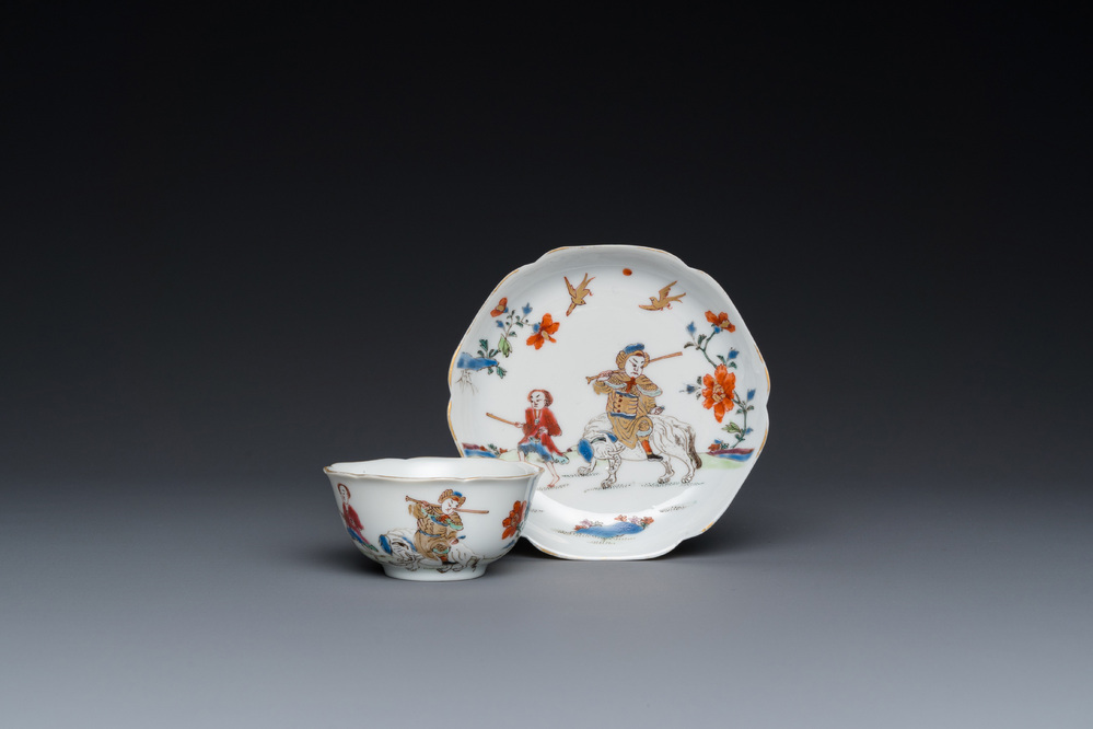 Tasse et soucoupe en porcelaine de Chine famille rose &agrave; d&eacute;cor d'un mahout sur son &eacute;l&eacute;phant, Yongzheng