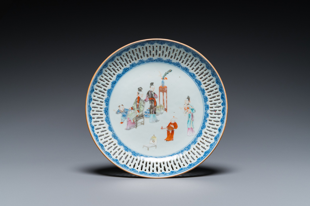 A Chinese famille rose 'san niang jiao zi' plate with reticulated rim, Qianlong