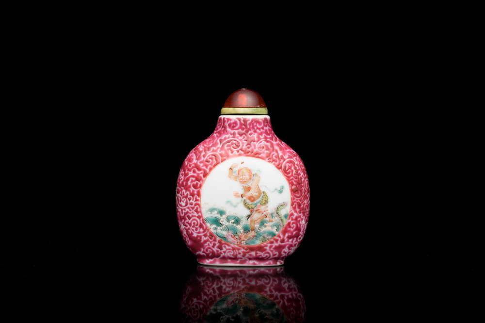 A Chinese famille rose sgraffito-ground snuff bottle, Qianlong mark, 19th C.