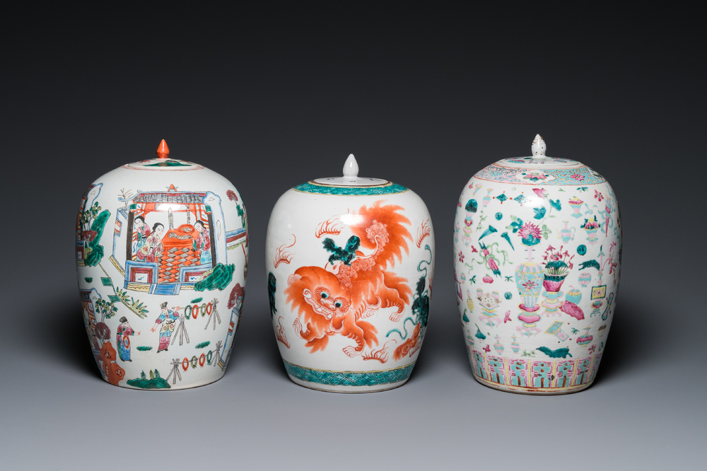 Three Chinese famille rose and verte jars with covers, 19/20th C.