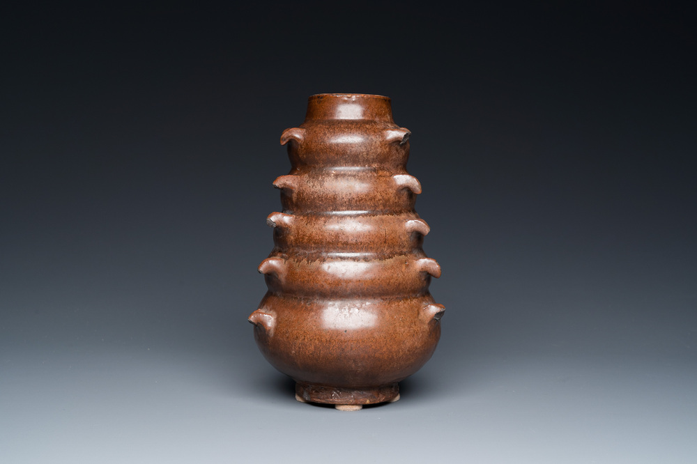 Vase en gr&egrave;s porcelaineux &agrave; &eacute;mail brun monochrome, Chine, Song