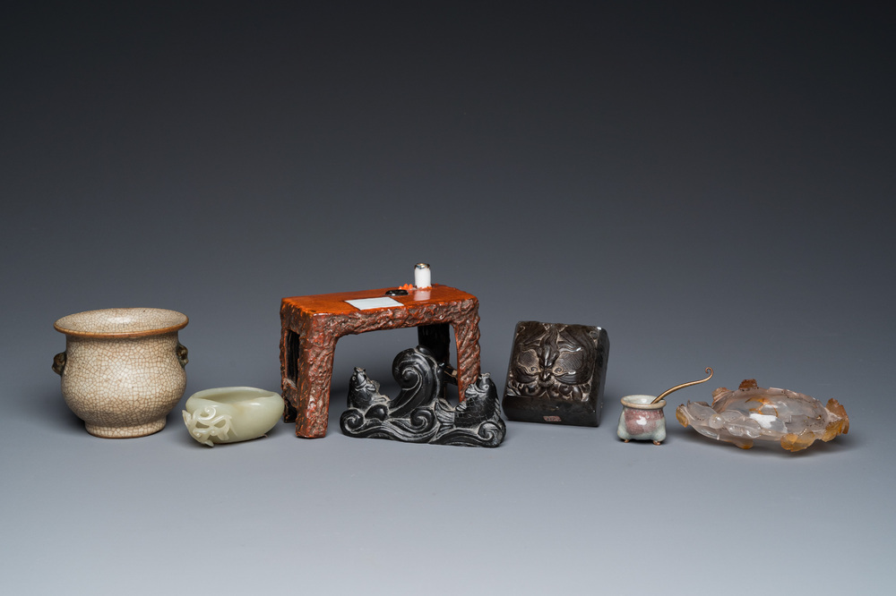 Seven Chinese scholar's objects in porcelain and hardstone, 19/20th C.