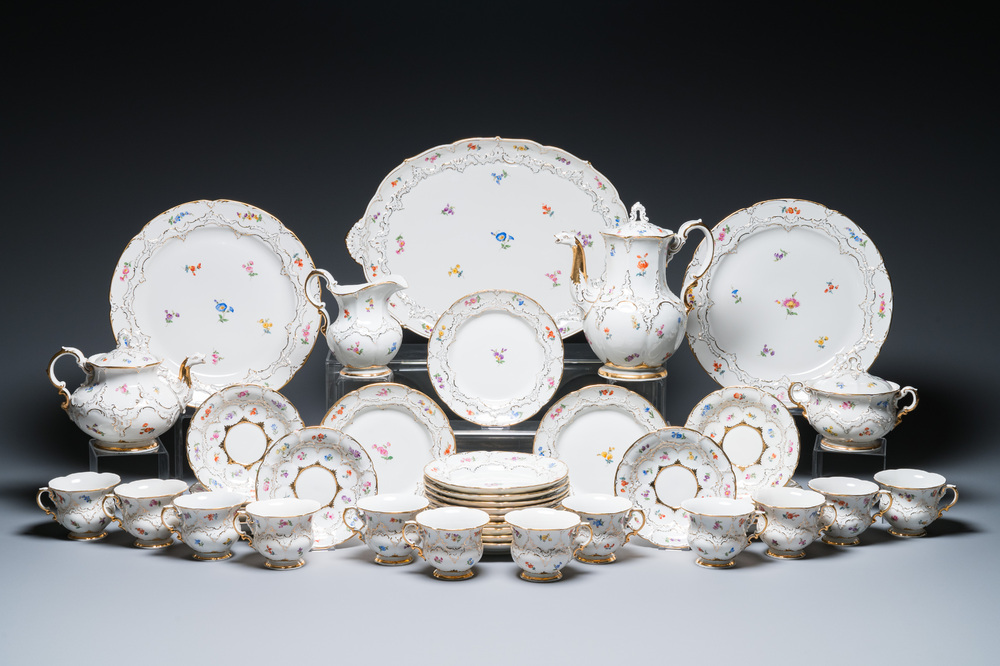 A Meissen porcelain 43-piece service with floral design, Germany, 19/20th C.