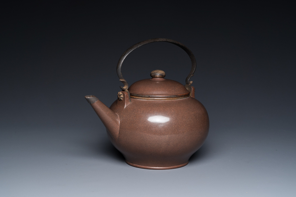 A Chinese polished Yixing stoneware teapot and cover for the Thai market, Li Xing 利興 mark, 19th C.