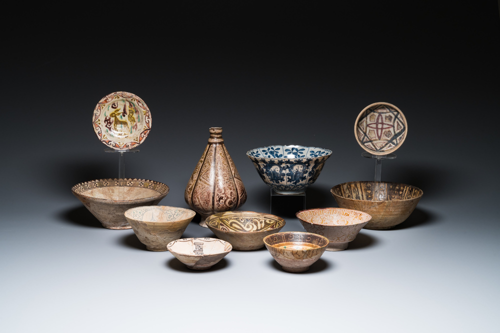 Elf stukken divers islamitisch aardewerk, 10e eeuw en later