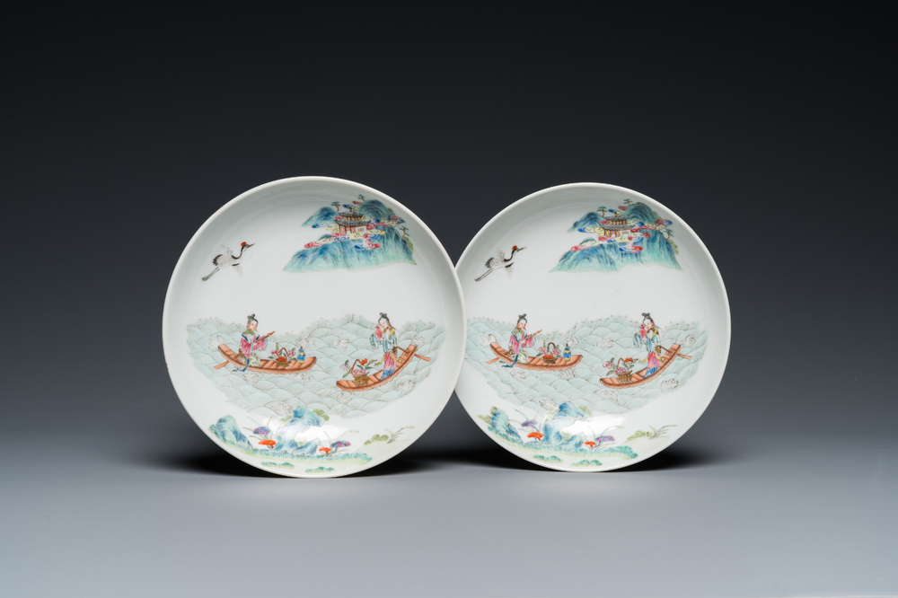 A pair of Chinese famille rose 'immortals' plates, Shen De Tang 慎德堂製 mark, 19th C.