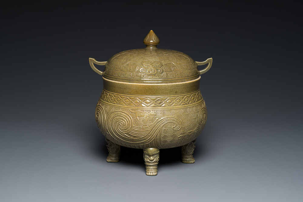 A rare Chinese monochrome teadust-glazed food vessel and cover, 'dui 敦', Hua Ting Shi Zhi 華亭氏製 mark, late 19th C.