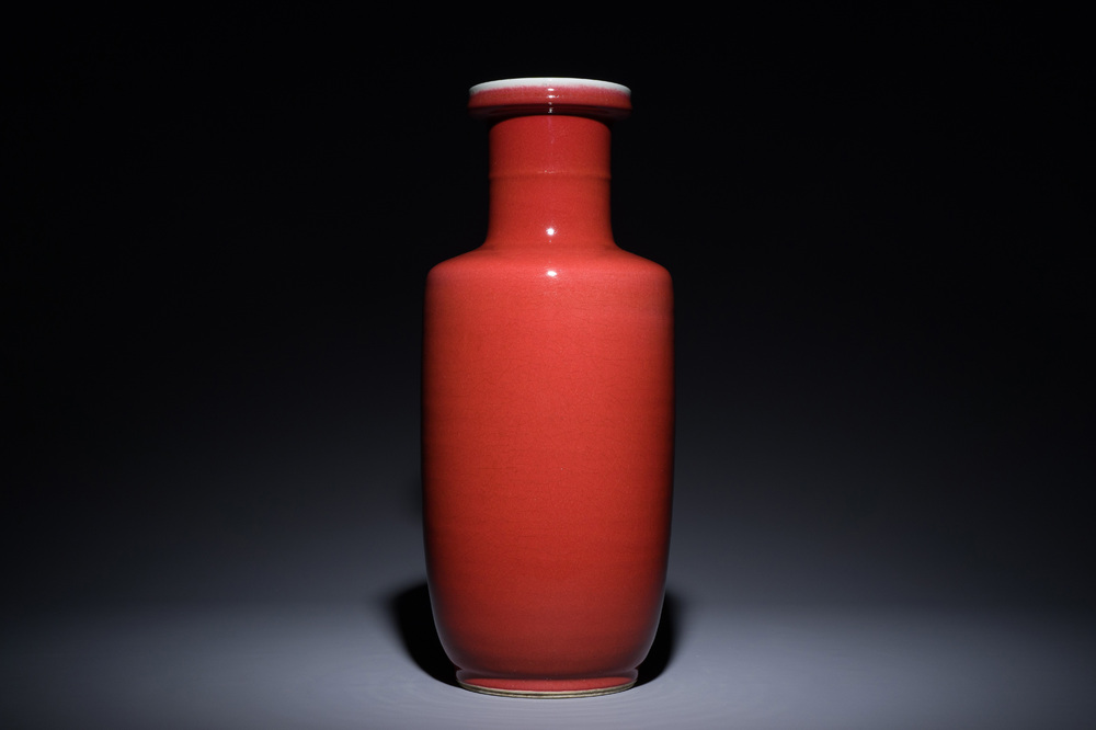 A Chinese monochrome copper-red rouleau vase, 18/19th C.