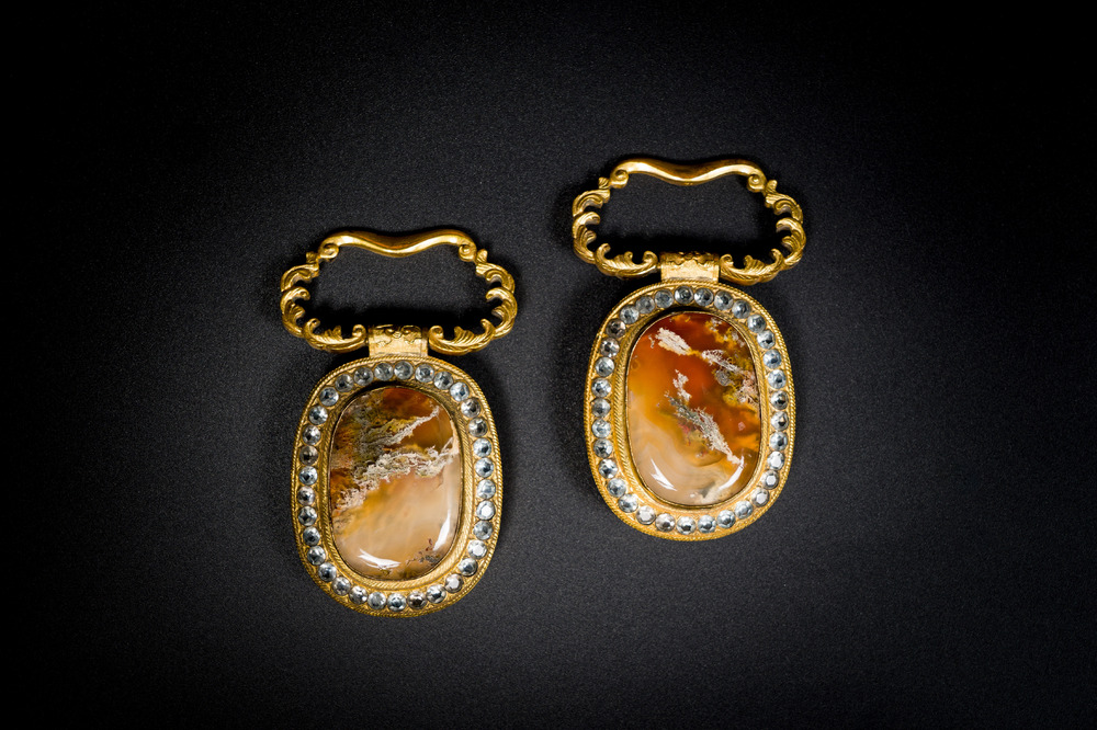 A pair of Chinese gilt-bronze belt ornaments with moss agate, Qianlong