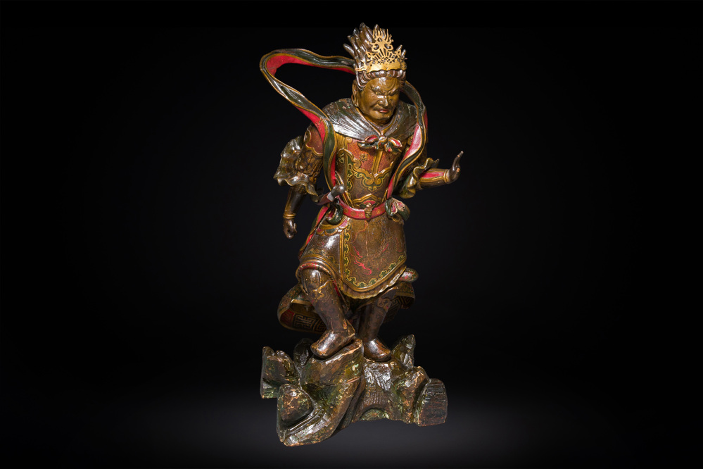 Importante sculpture d'un g&eacute;n&eacute;ral divin en bois laqu&eacute; et polychrom&eacute;, Japon, Edo, dat&eacute;e 1623