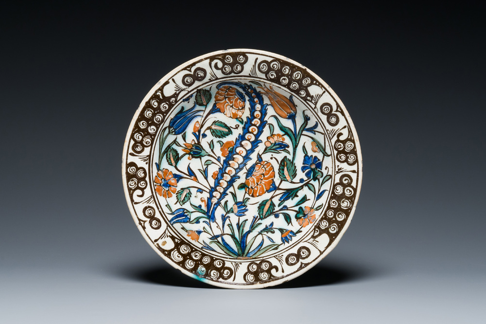 A polychrome Iznik pottery dish, Turkey, ca. 1600